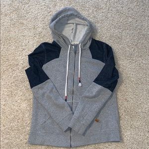 Women’s Roxy zip up hoodie. Medium